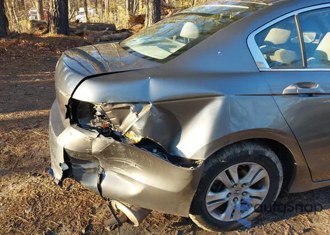 2008 Honda Accord 2.4 Lx-P z USA, uszkodzony, nr VIN 1HGCP26418A073125